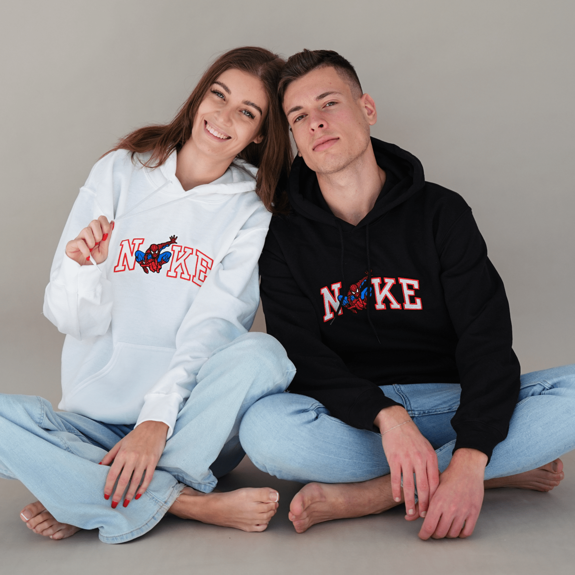 Páros hímzett pulóverek pók mintával – fekete és fehér matchy hoodie szettek pároknak