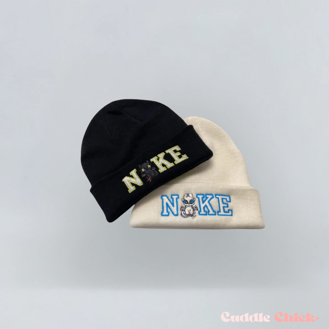 Páros hímzett sapkák fekete és fehér sárkány mintával – prémium matchy ajándék szerelmes pároknak