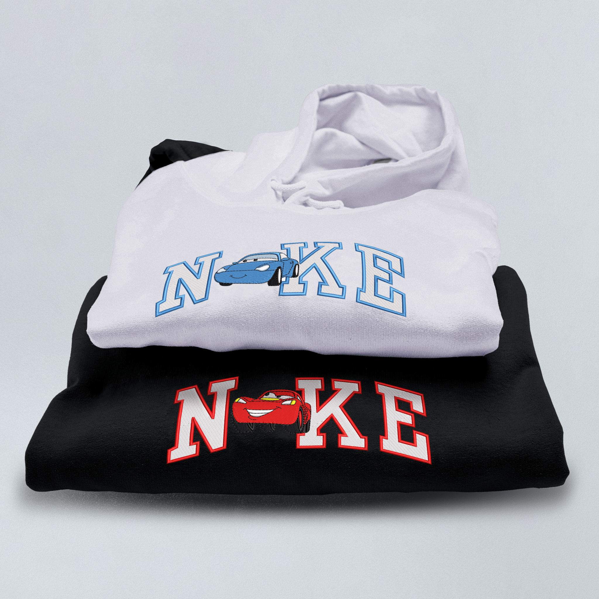 Páros hímzett pulóverek autó mintával – fekete és fehér matchy pulcsi ajándék szerelmes pároknak